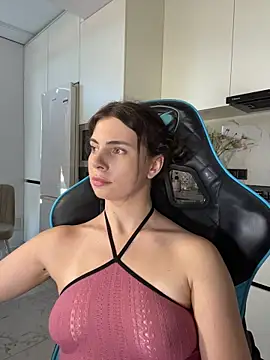 CurlyLara live
