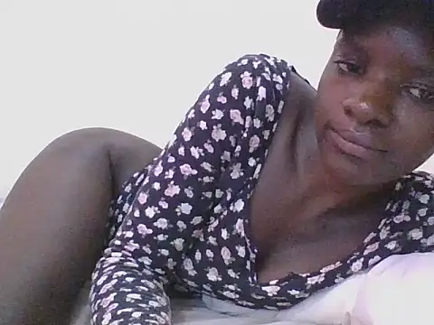 ebonypetite2 live