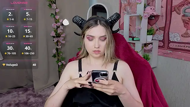 NocturneHuntress live