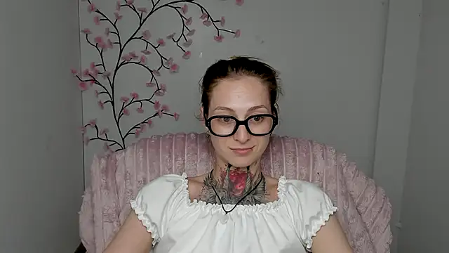 Esmi_Winter live