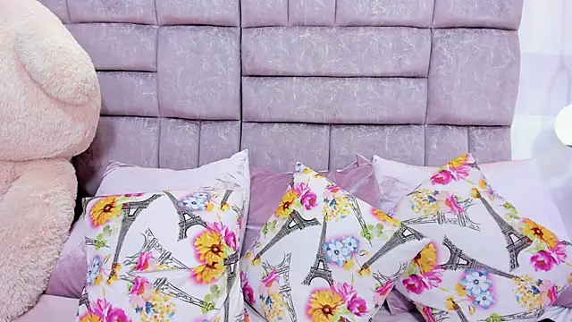 susann_crow live