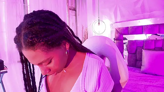 Queen_perla_ live
