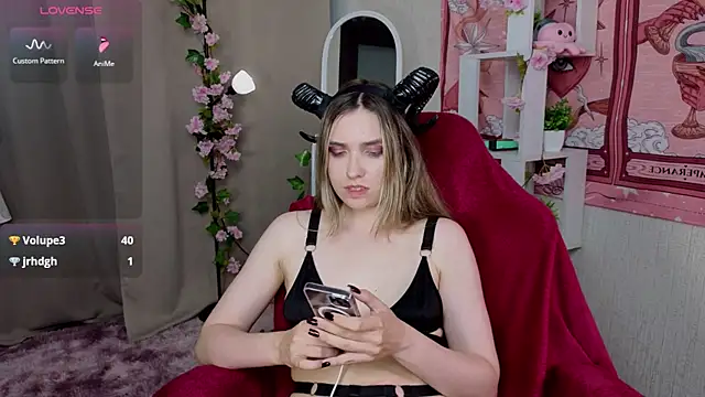 NocturneHuntress live