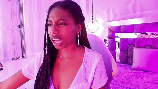 Queen_perla_ live