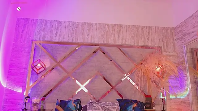 Hannah-Prada live