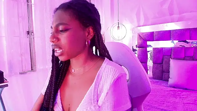 Queen_perla_ live