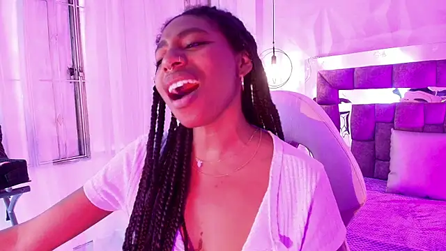 Queen_perla_ live
