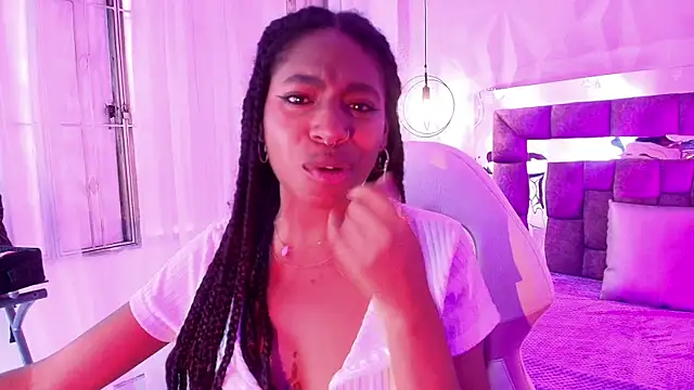 Queen_perla_ live