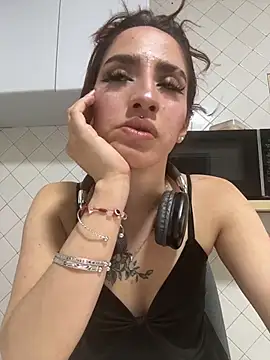 elodie_rouge live