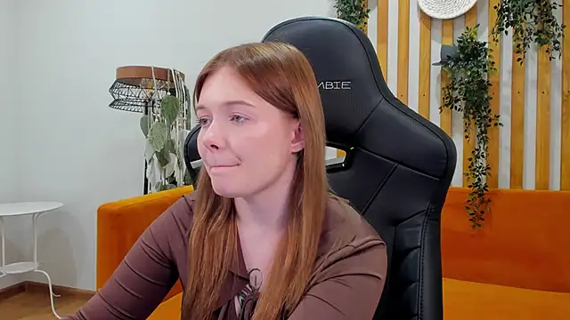 ElinaVale live
