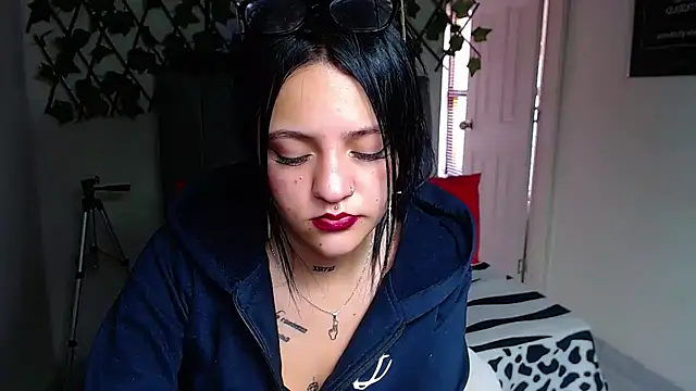 Violettasquirt live