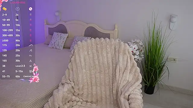 Milana_Moons live