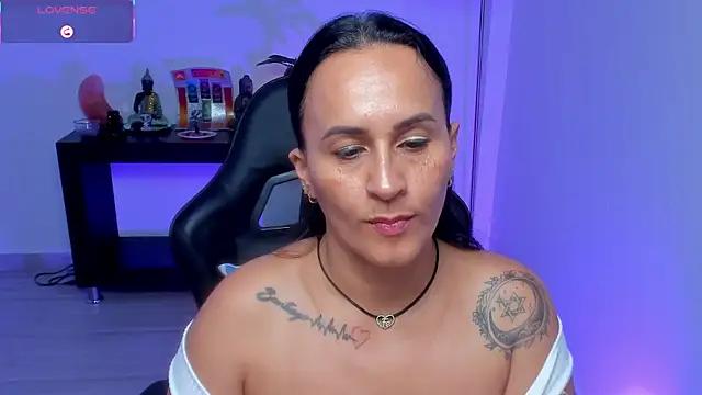 Sara_Charmy live