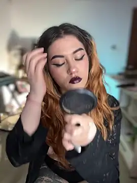 NikkiNix live