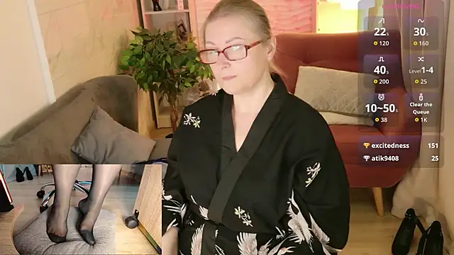 Alexandra_Kind live