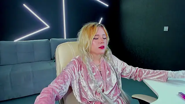 kikipeach live