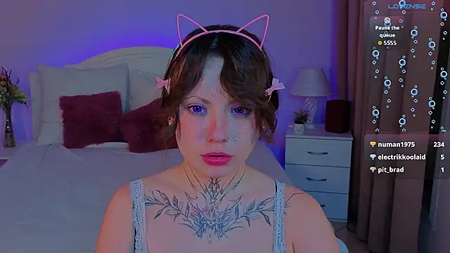 EricaMoonn live