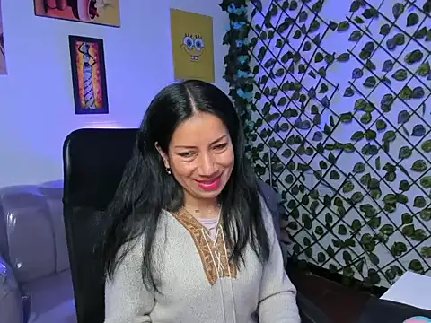 Megaan_Collins live