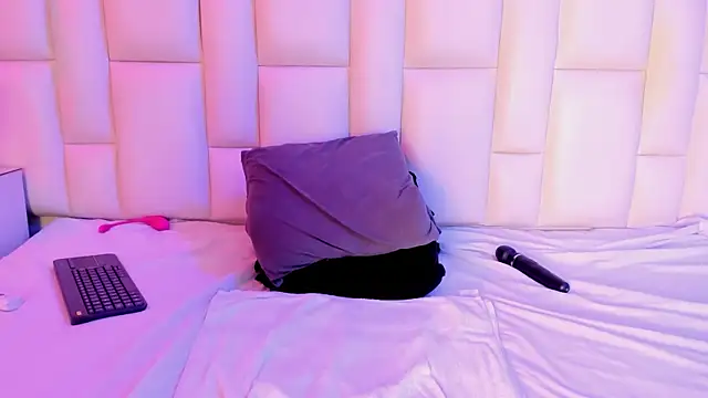 AntonellaQueenn live
