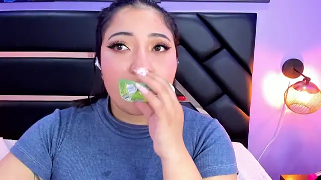Emma_monserrat live
