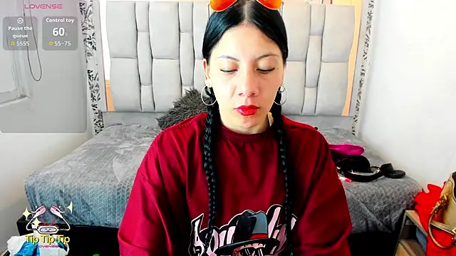 Abril_Fox__ live