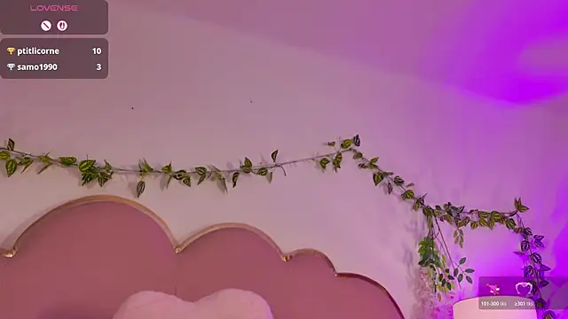 NahiaraReina live
