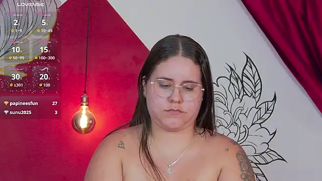 Lia_Avalon live