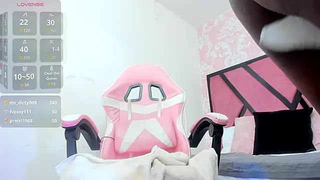 Holly_Sailt live