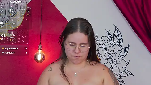 Lia_Avalon live