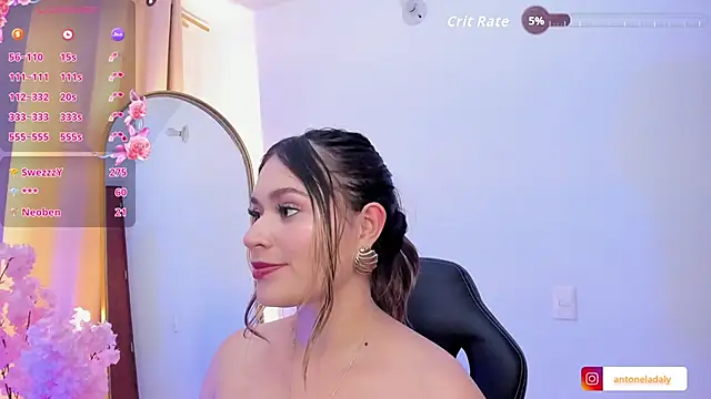 AntonelaDaly live
