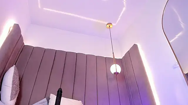 Ashley_Beaomunt live