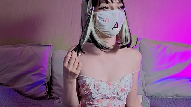 LunaNyanmi live