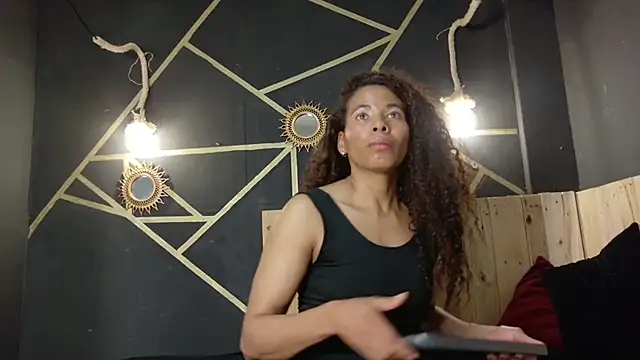 Amara_Vex live