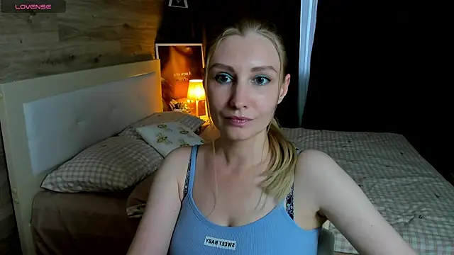 ReginaAmour live