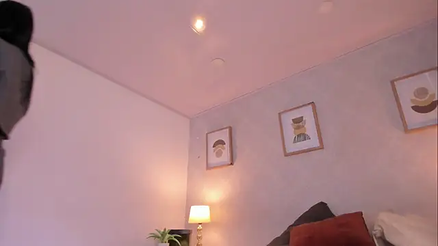 Caroline_dh live