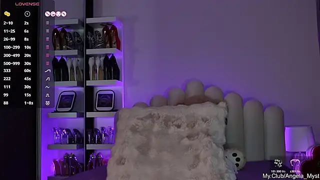 Angela_Myst live