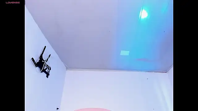 Nikkibounce live