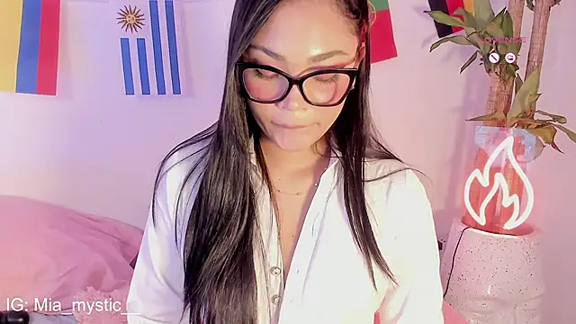 Mia_mystic_ live