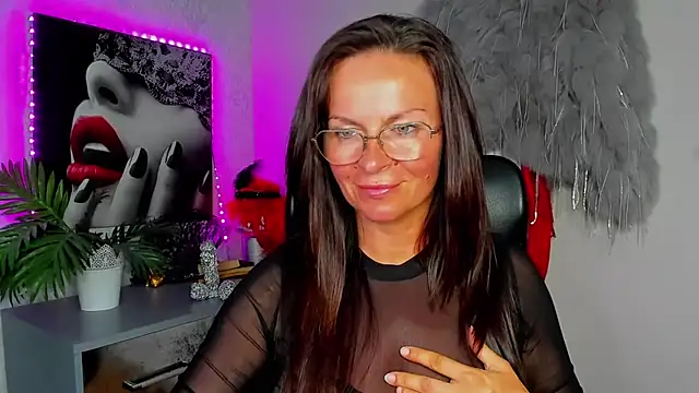 HelenLuxx live