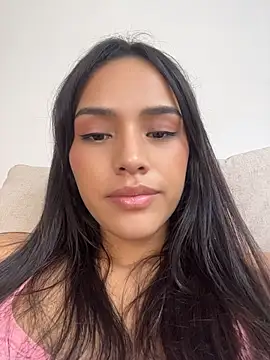 Mia-villalobos live