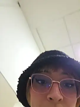 Dani-peggin live