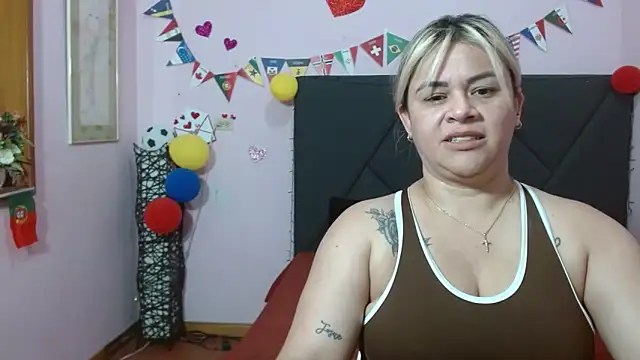pamela_echeverria live