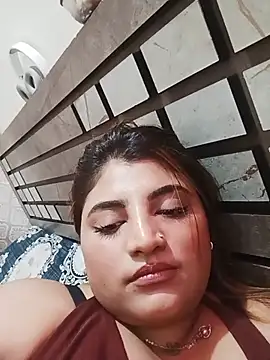 Sanaya_Gil live