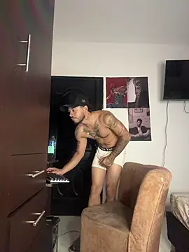 Kenny_romano live