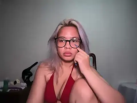 Tina_Slick live