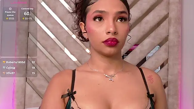 Scarlett-Banner live