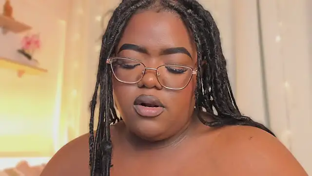 Ayanaa_Ebony_ live