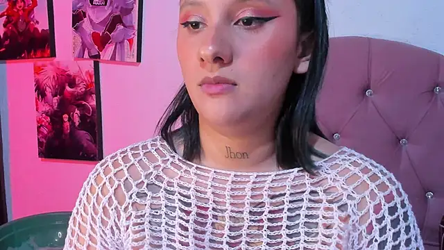 Mila_nixon02 live