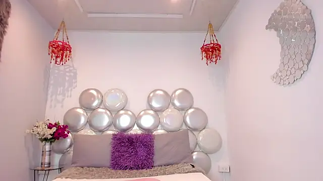 Lara_pons live