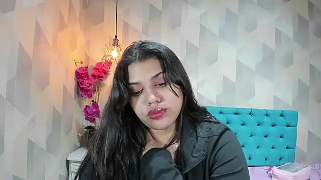 LindaBreeS live
